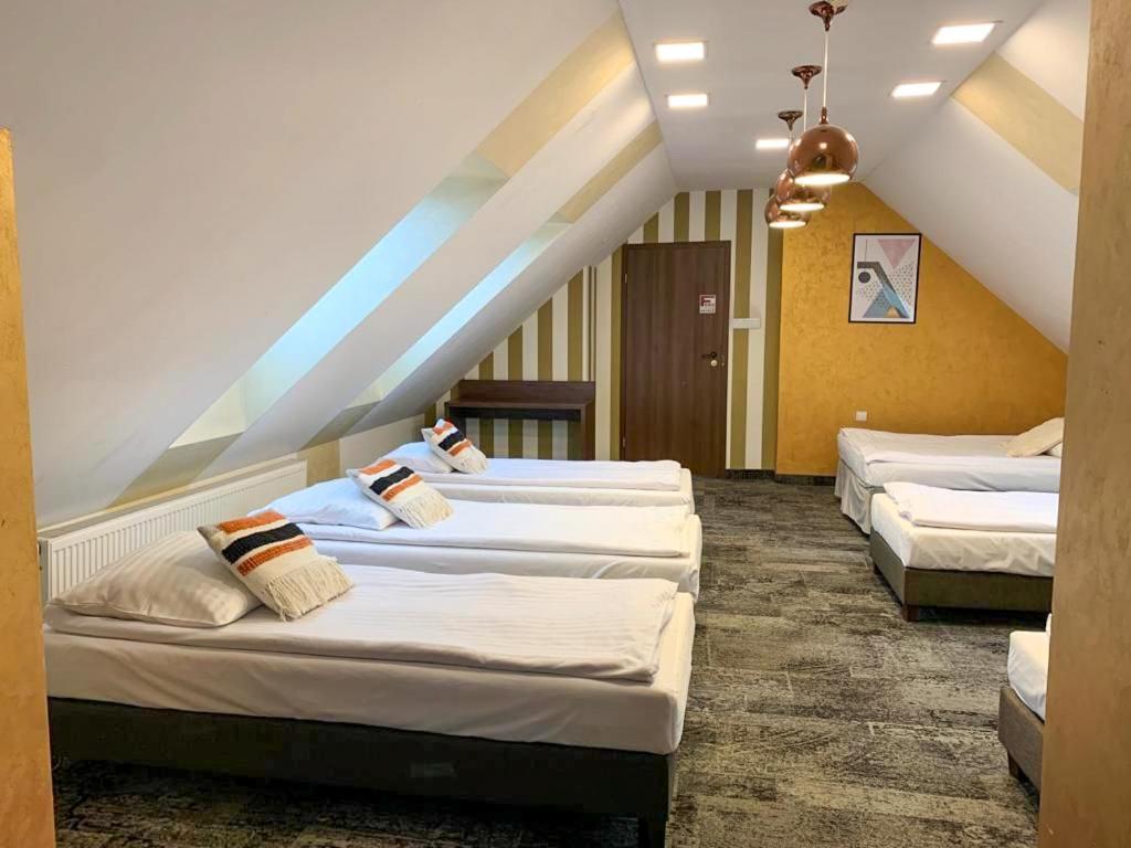 Fero Express Klimatyzowane Ac Готель Краків